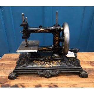 Mini Máquina de Coser